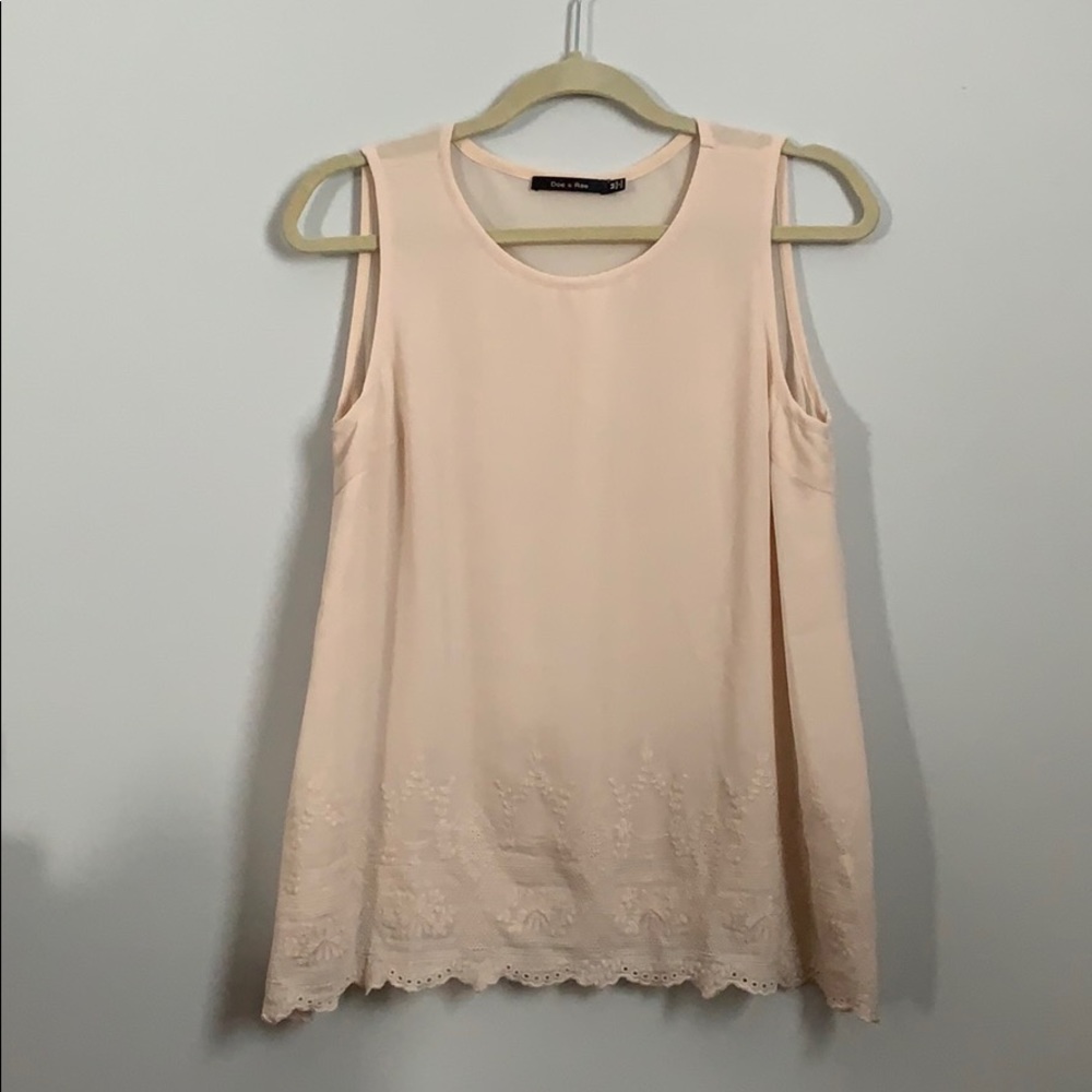doe&rae cream sleeveless blouse